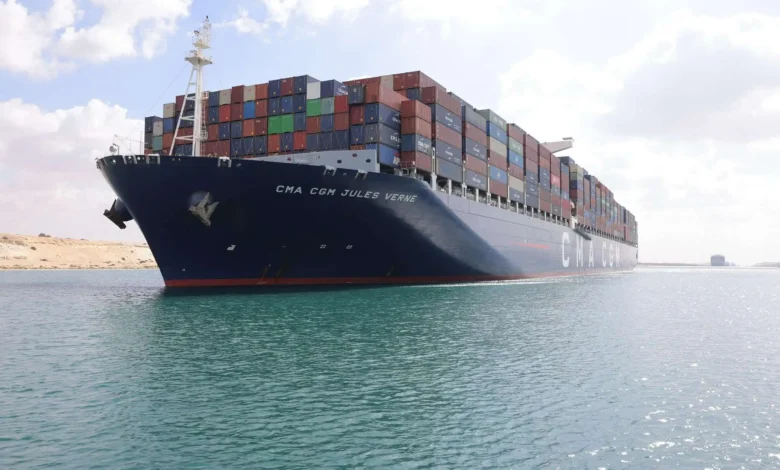 قناة السويس تشهد عبور سفينة الحاويات العملاقة CMA CGM JULES VERNE بعد عبورها بأمان من باب المندب 176