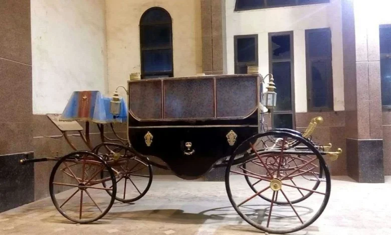 104745 عربة ملكية