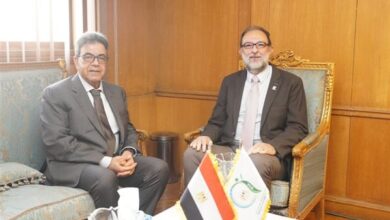 رئيس هيئة سلامة الغذاء يبحث مع نقيب الأطباء البيطريين تعزيز التعاون