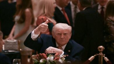 162 093439 trump christmas congratulatory messages attack 700x400