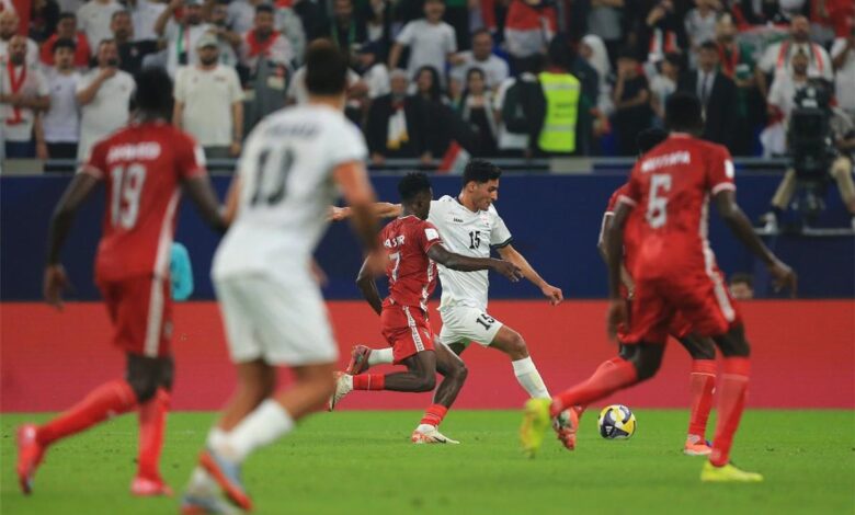 موعد والقنوات الناقلة لمباراة العراق والجزائر اليوم في كأس العرب 2025