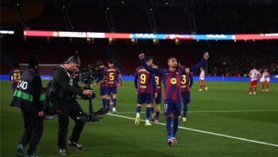 قائمة برشلونة أمام آينتراخت فرانكفورت في دوري أبطال أوروبا.. موقف شتيجن وأراوخو