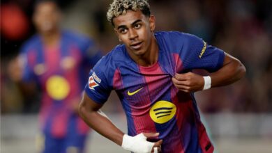 يفعل مثل والده.. صحفي إسباني يتوقع موعد رحيل لامين يامال عن برشلونة