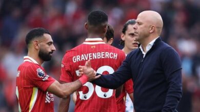 أرني سلوت يعلن: لا أرغب في رحيل محمد صلاح واستبعاده متفق عليه