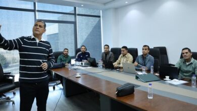 خاص | اتحاد الكرة يحسم الجدل حول مصير أوسكار رويز بعد شكاوى الأندية من التحكيم