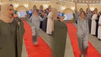 أغرب حفل تتويج في نهاية 2025.. أم تلقب ابنتها ب "ملكة العالم في النوم"