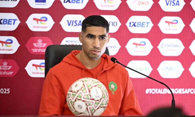 أشرف حكيمي موجهًا اللوم لجماهير المغرب: تصرف غير لائق.. نحن نلعب على أرضنا!