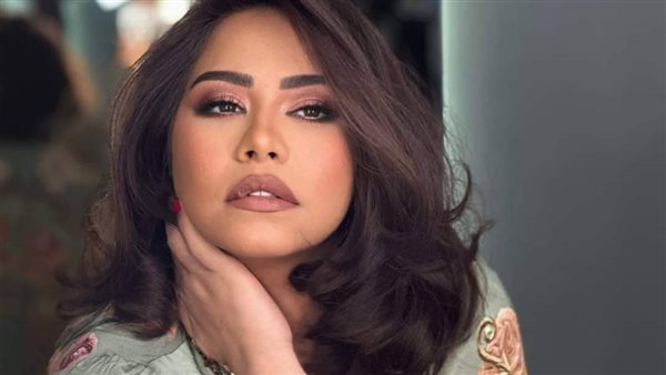 محامي شيرين عبد الوهاب يحسم الجدل: لا منع من رؤية بناتها ولا اعتزال