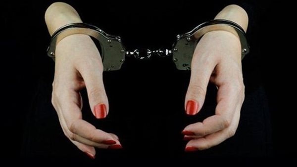 القبض على 3 سيدات أثناء محاولة سرقة سيدة بالإكراه في أمبابة بالجيزة