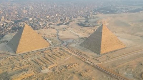 المناظرة الكبرى.. زاهي حواس ووسيم السيسي يكشفان أسرار الأهرامات على صدى البلد