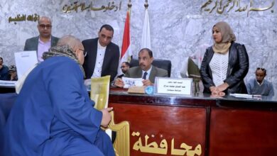 محافظ سوهاج يعقد اللقاء الجماهيري الأسبوعي للاستماع إلى شكاوى وطلبات المواطنين