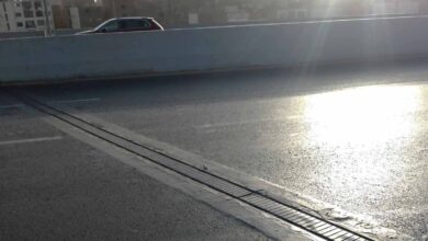 سيخ حديد في منتصف كوبري أحمد عرابي