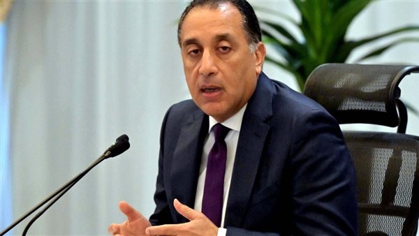 رئيس الوزراء يُتابع الموقف التنفيذي لمشروعات تحلية مياه البحر