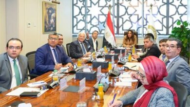 "منال عوض" تبحث فرص الاستثمار المستدام داخل المحميات الطبيعيةمع أحد المستثمرين