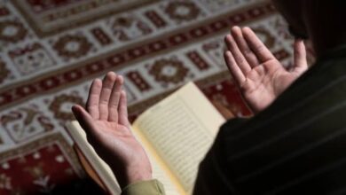 دعاء التوكل على الله في الرزق.. 20 دعاء تفتح لك أبواب الخير وتزيل الهم