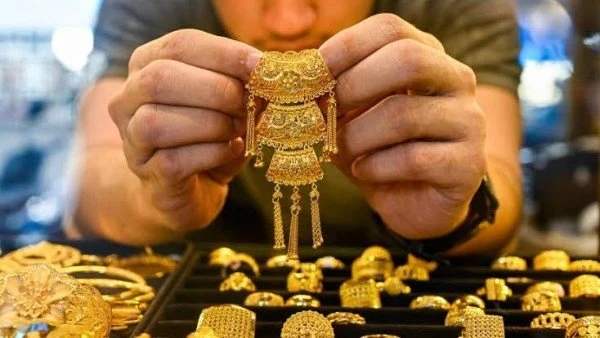 ارتفاع سعر الذهب عيار 21 الأحد 21 ديسمبر 2025 وتأثيره