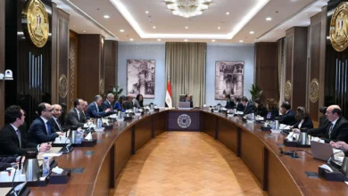رئيس الوزراء يستقبل مسؤولين البنك الأوروبي لإعادة الإعمار والتنمية لتعزيز التعاون الاقتصادي 17653015
