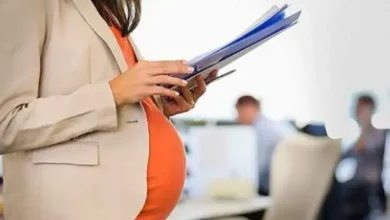 ساعة للرضاعة وإجازة 4 شهور في هذه الحالة كيف أنصف قانون العمل الجديد المرأة العاملة؟ 1766042329 0.jp