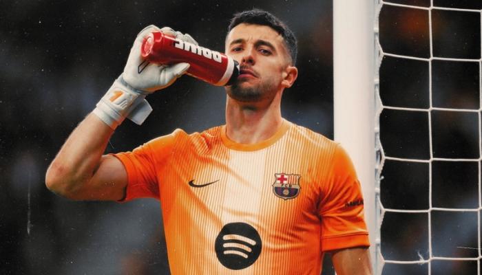 100 195250 everyone amazed by joan garcia