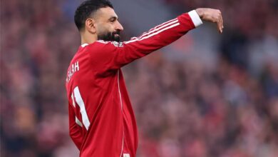 جاري نيفيل يوجه دفعة معنوية لـ جماهير ليفربول بشأن محمد صلاح