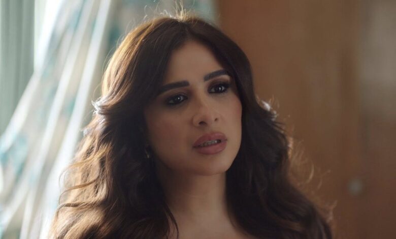 صور جديدة لياسمين عبدالعزيز من كواليس «وننسى اللي كان»