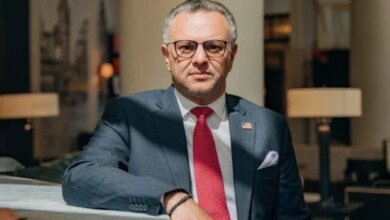 كبير مستشاري ترامب يؤكد التزامنا بضمان انتقال سلس وهدنة إنسانية