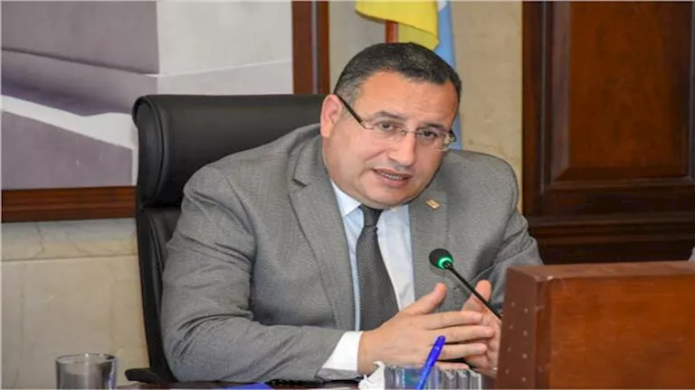 الدكتور عبدالعزيز قنصوة