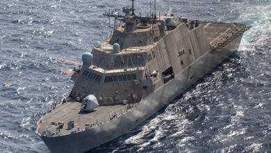 سفينة حربية أمريكية