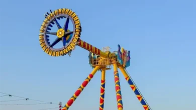 سقوط لعبة ملاهي