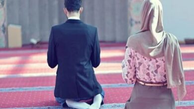 صلاة الرجل وزوجته في المنزل