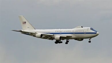 طائرة يوم القيامة تحلق في سماء أمريكا